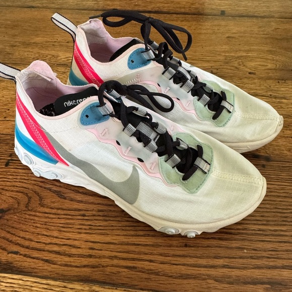 EUC Women’s Nike React Element 55 in Color Blue Hero Size 6.5 - Picture 2 of 7